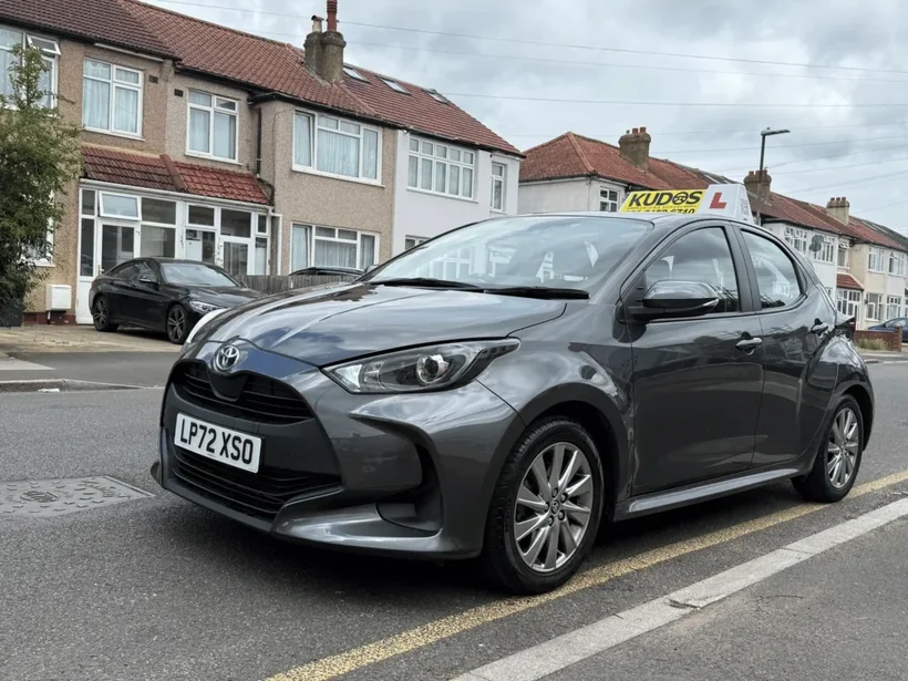 DVSA-Approved-Driving-School-in-Morden